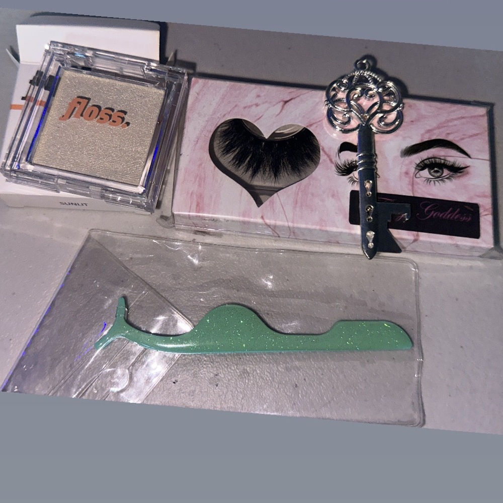 Makeup bundle